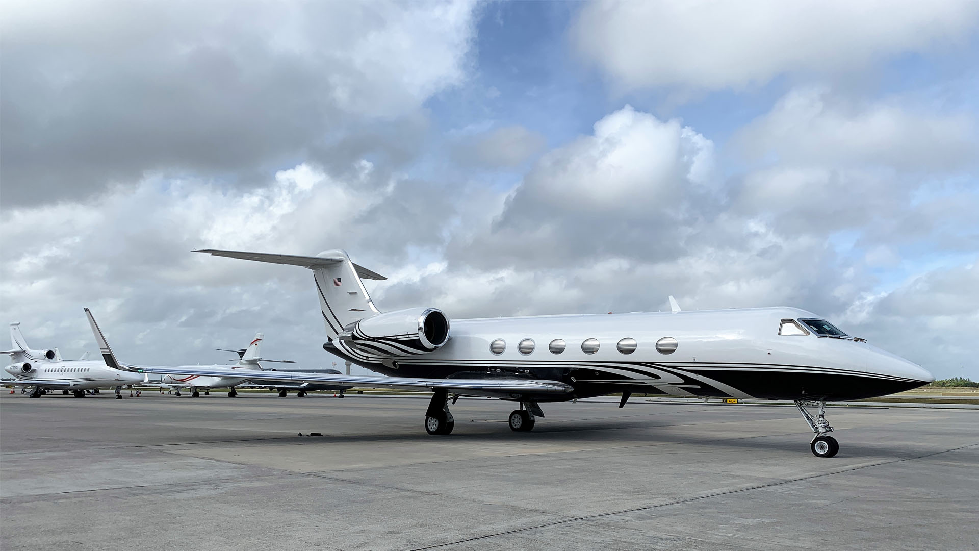 Gulfstream GIV (1988) — N63NM