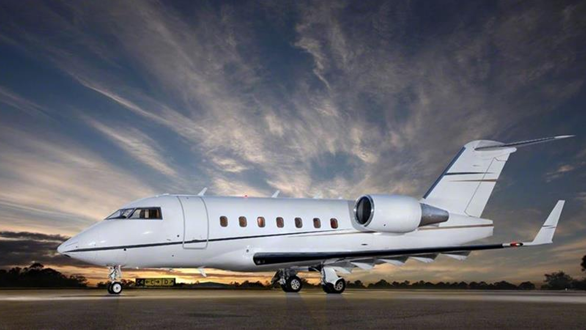 Bombardier Challenger 605 (2006) — N650HJ