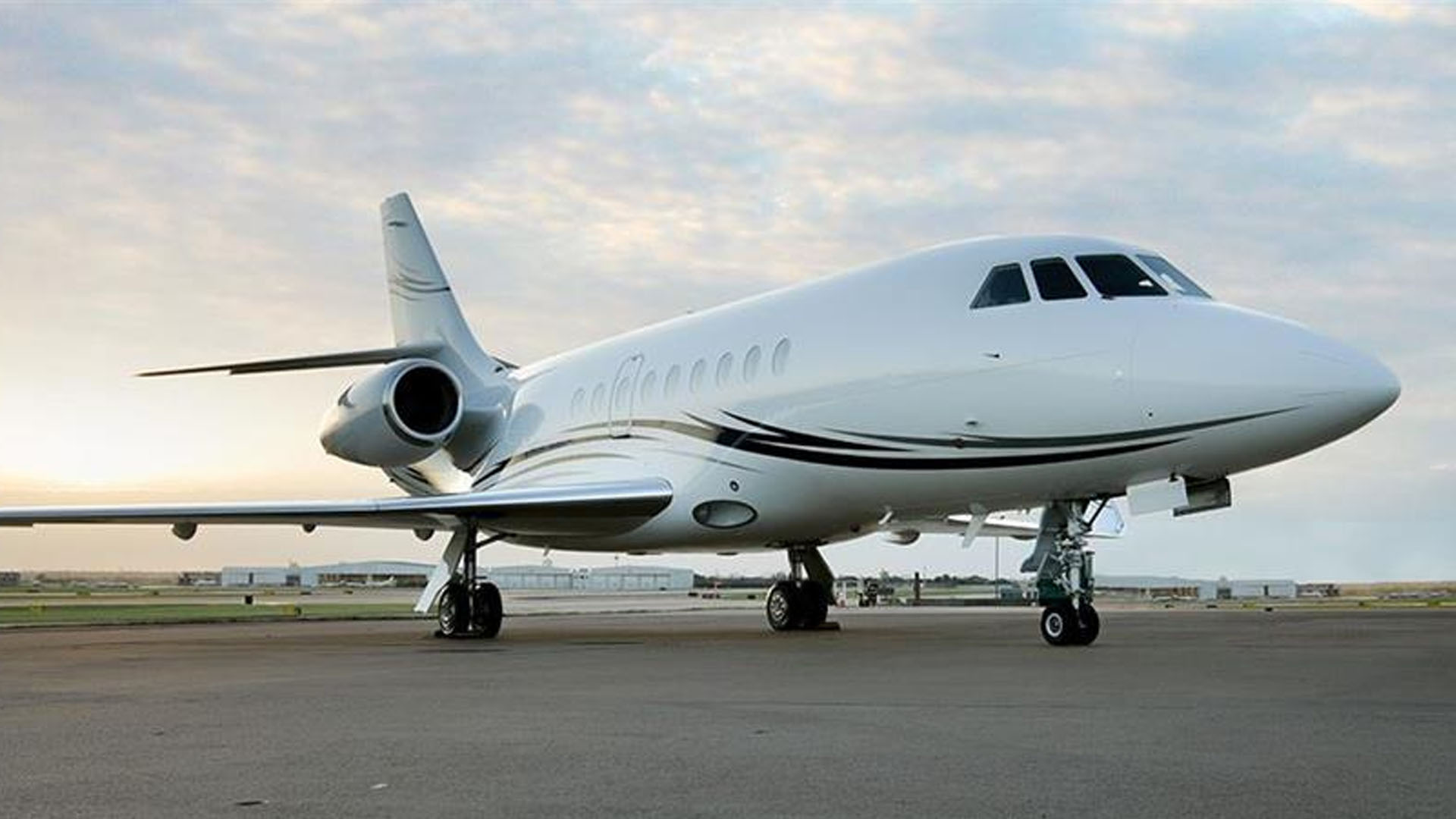 Dassault Falcon 2000EX (2005) — N707MT
