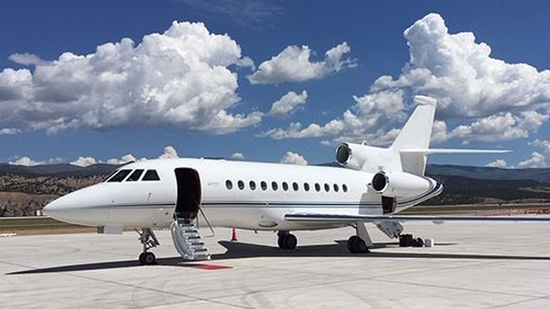 Dassault Falcon 900 (2015) — N70FK