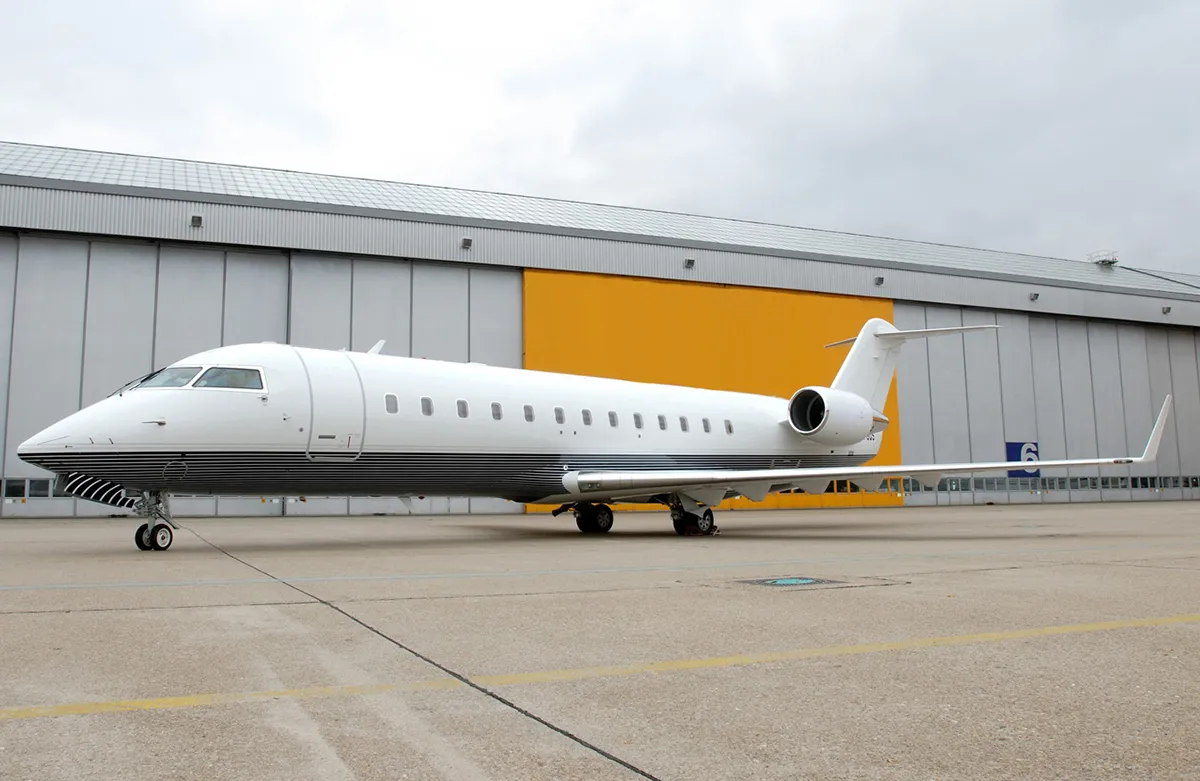 Bombardier Challenger 850 (1997) — N7164