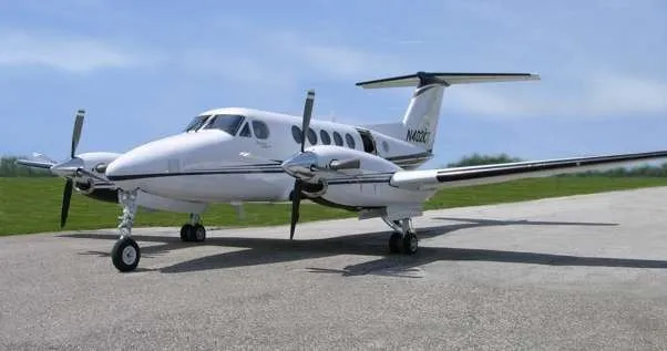 King Air 200 — N716AV