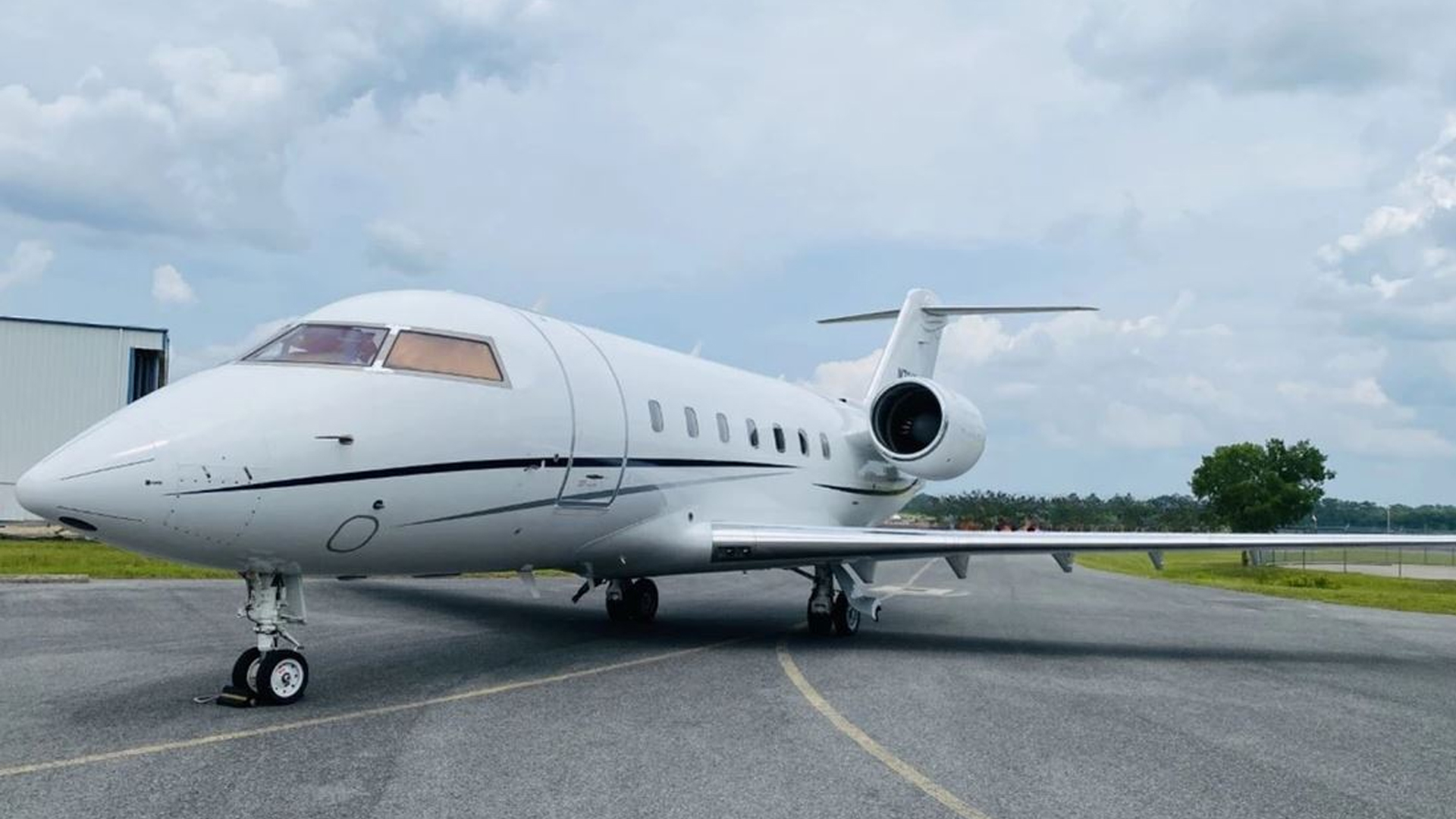 Bombardier Challenger 604 (1992) — N721G