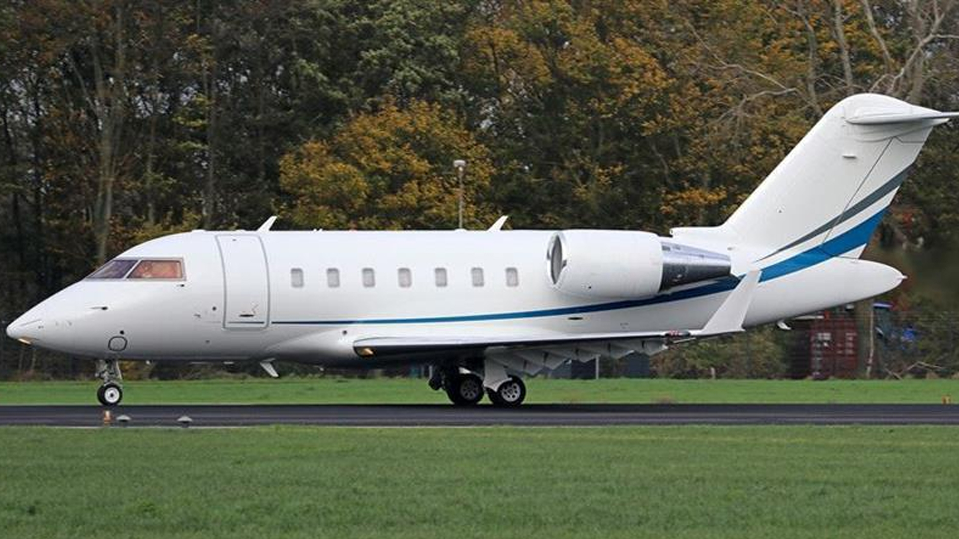 Bombardier Challenger 605 (2012) — N732PA
