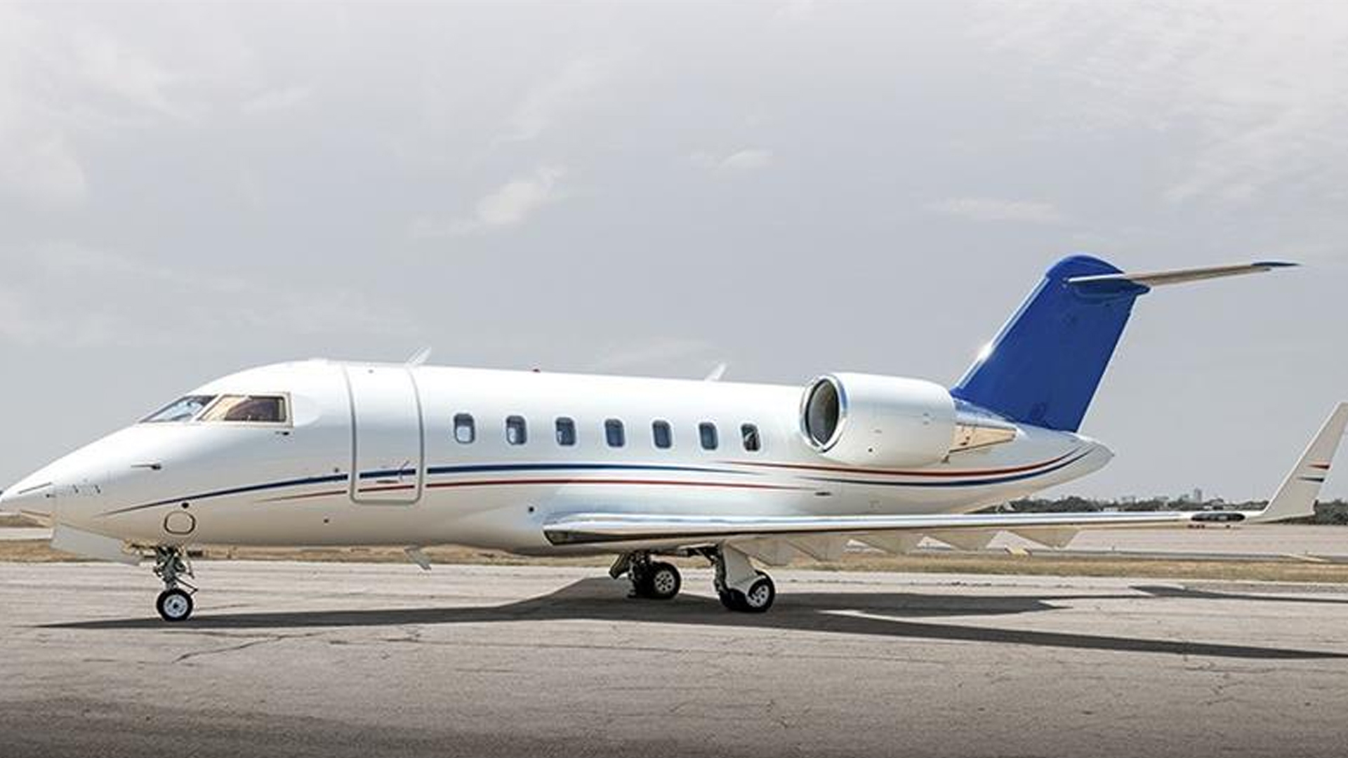Bombardier Challenger 604 (2004) — N79CG