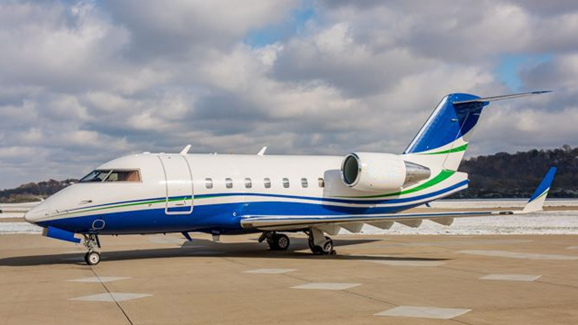 Bombardier Challenger 650 (2023) — N832SC
