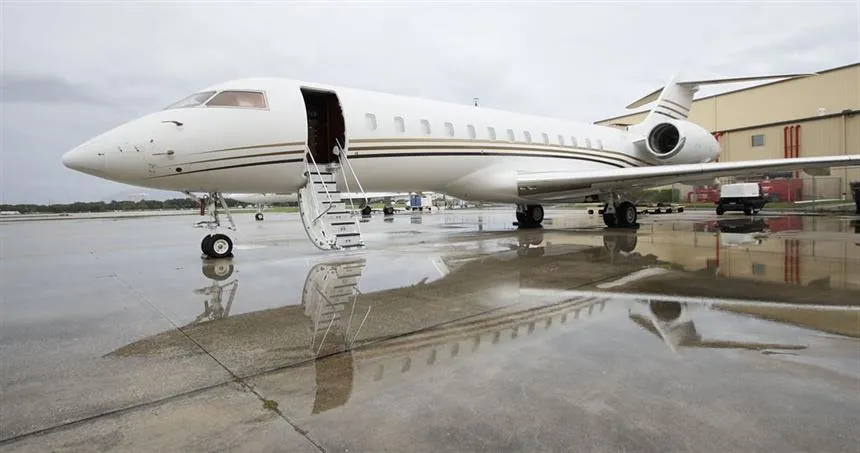Bombardier Global 6000 (1999) — N83WG