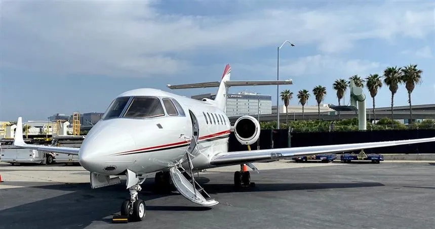 Raytheon Corporate Jets INC HAWKER 800 (1994) — N850SX