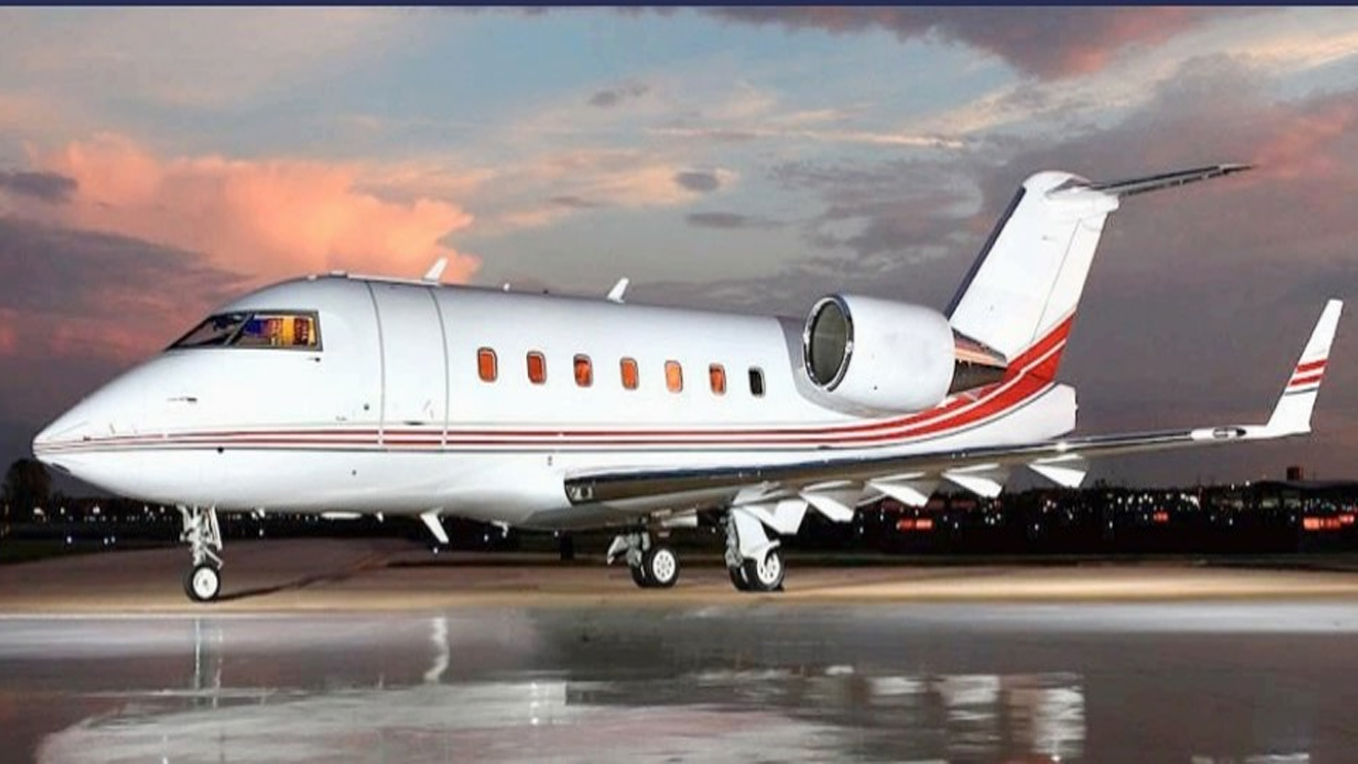 Bombardier Challenger 604 (2000) — N877H