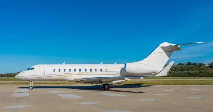 Bombardier Global 5000 (2011) — N886BP