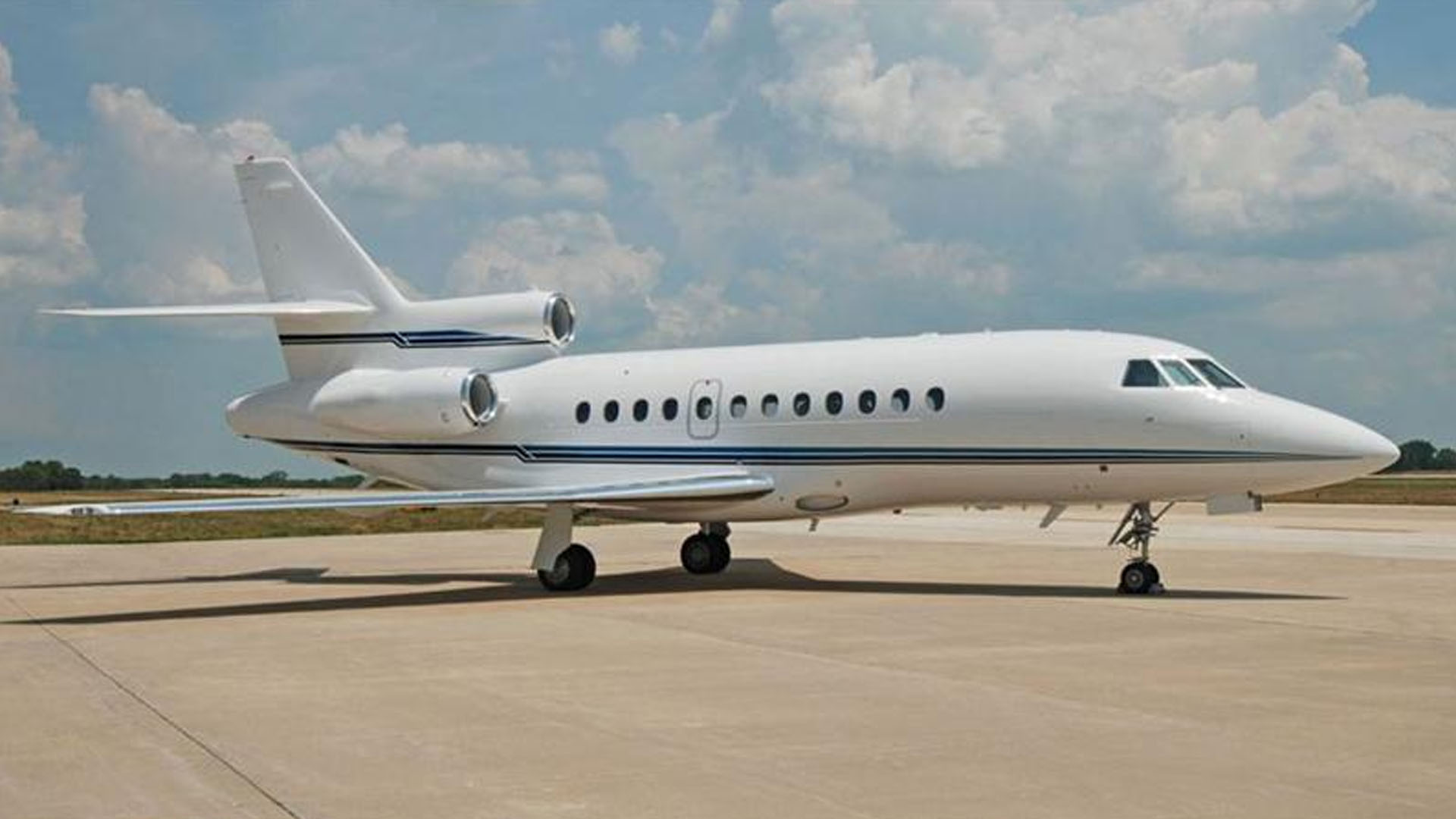 Dassault Falcon 900 (2000) — N900LC