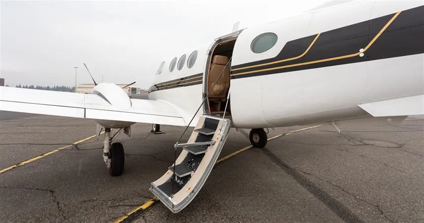 King Air C90 (1983) — N900MT