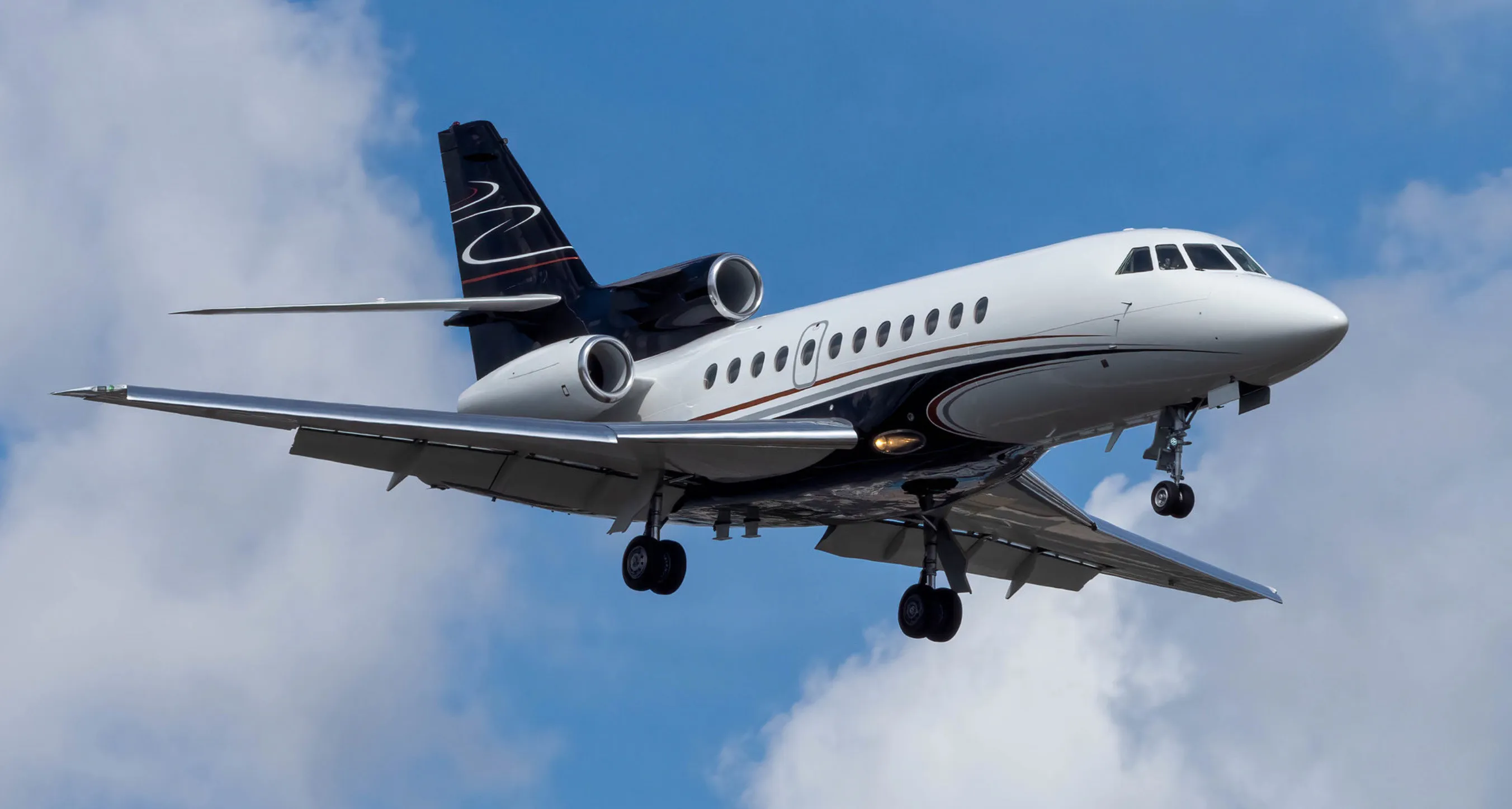 Dassault Falcon 900 (1994) — N910SC