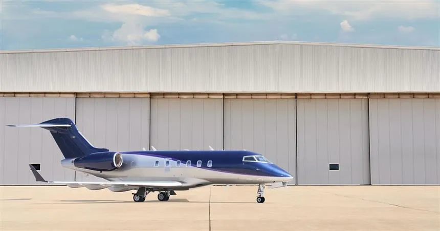 Bombardier Challenger 300 (2007) — N923SG
