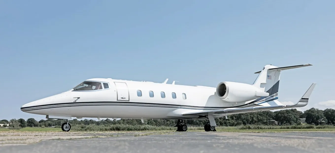 Learjet 60 (1994) — N924PS