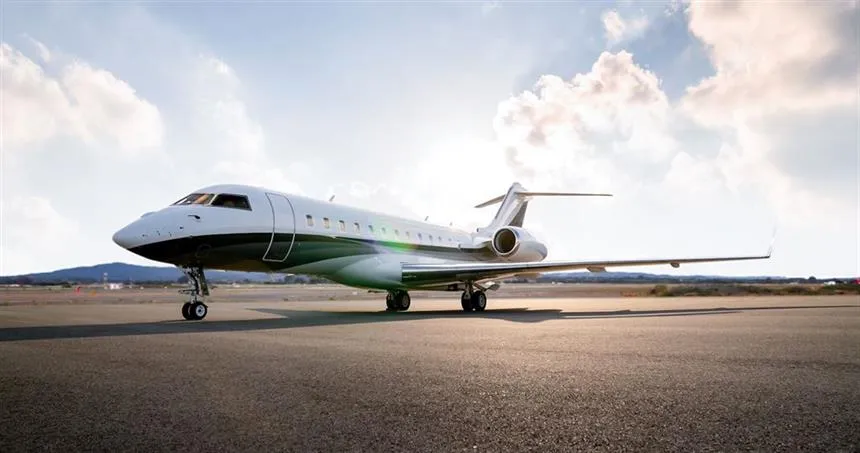 Bombardier Global 6000 (2011) — N944GL
