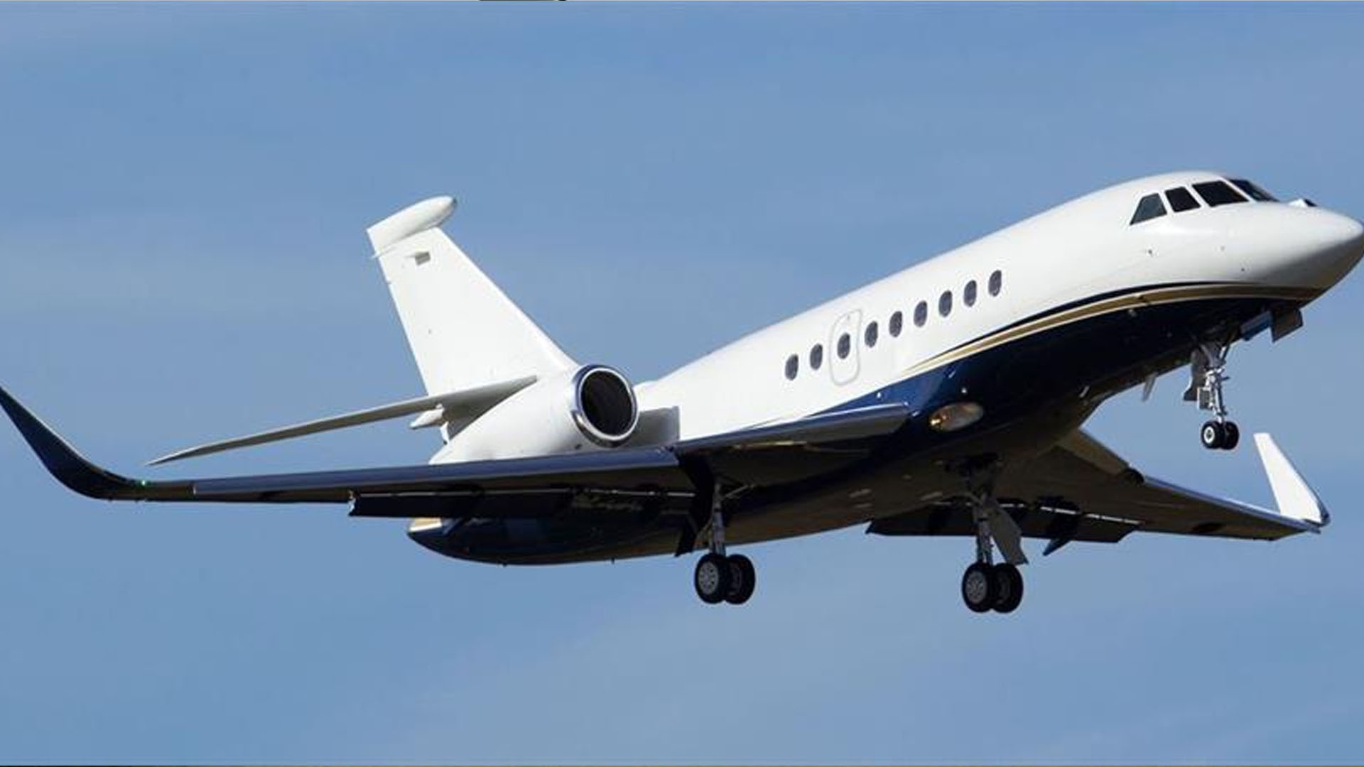 Dassault Falcon 2000EX (2006) — N946MM