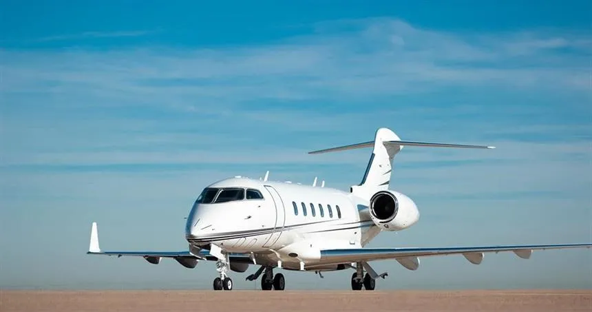 Bombardier Challenger 300 (2007) — N971MC
