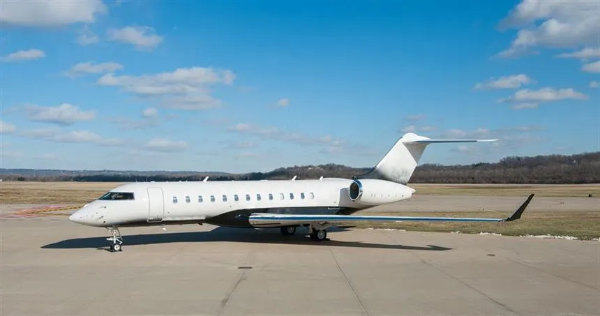 Bombardier Global 6000 (2013) — N979CB