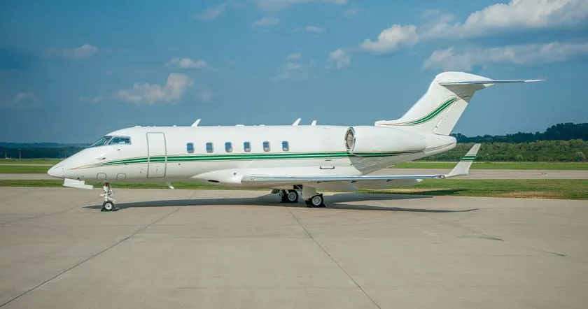 Bombardier Challenger 300 (2008) — N97DK
