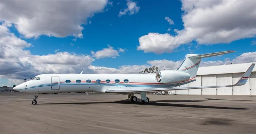 Gulfstream G550 (2012) — N988JC
